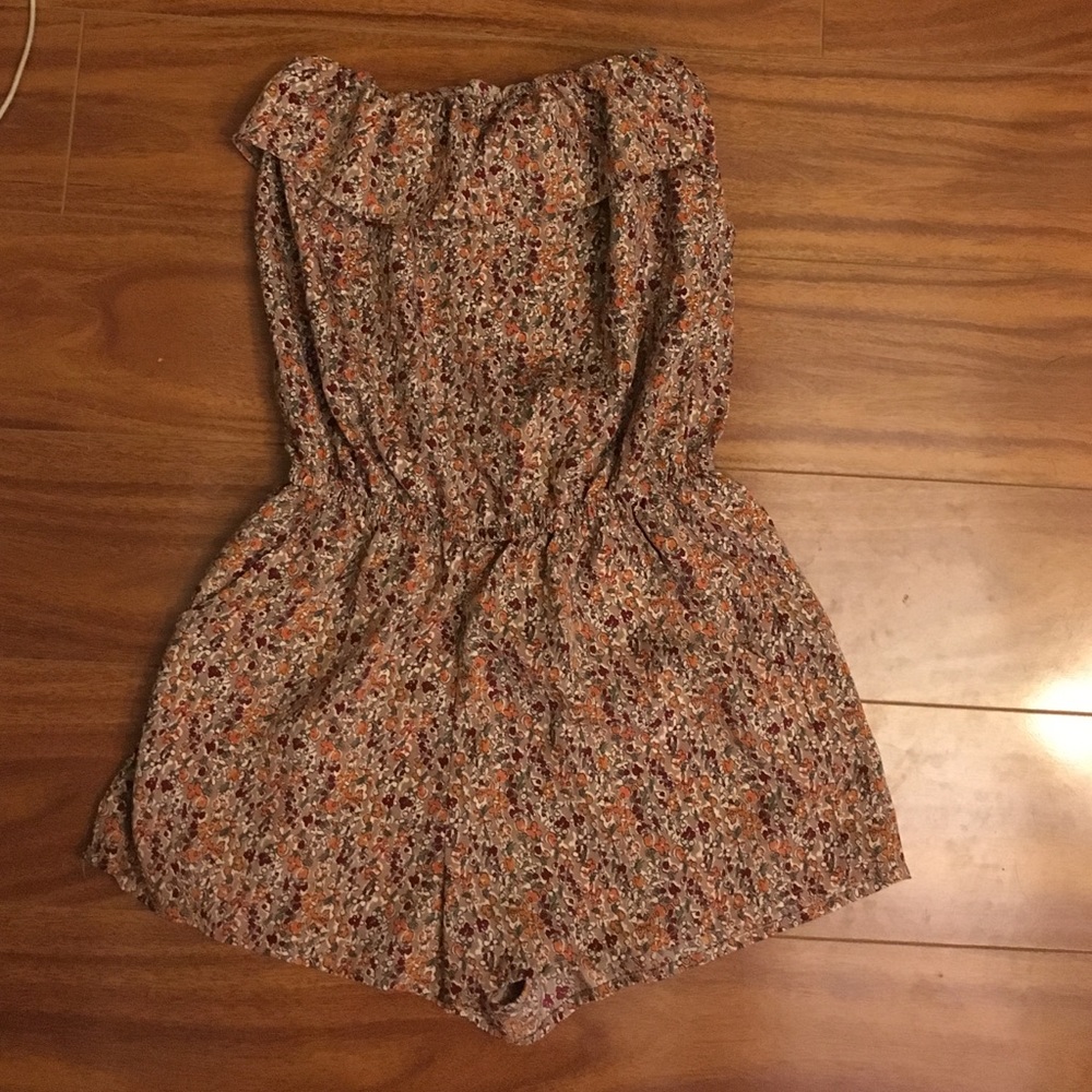 Ruffle romper