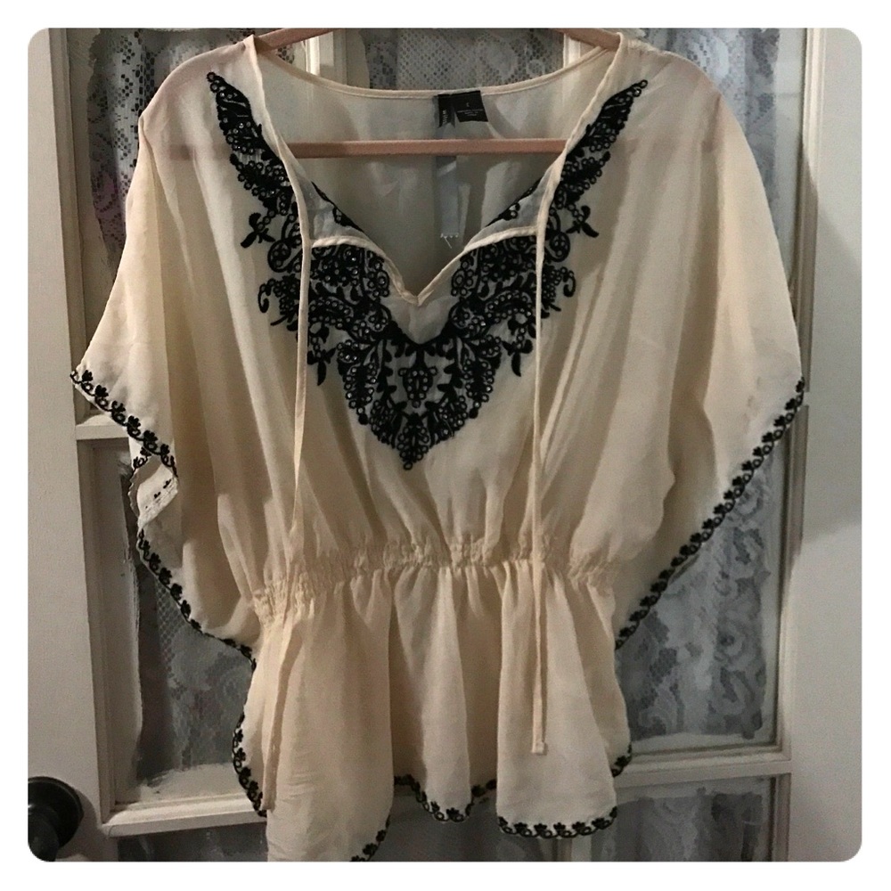 Embellished short sleeve top
