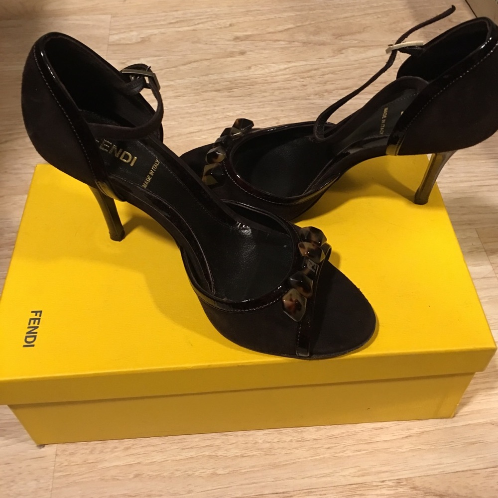 Fendi Brown Suede Pump