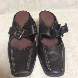 Aerosols loafer in 2.5" heels