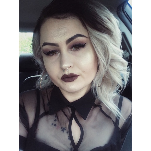 Meet your Posher, Sierra - Picture 4 of 6