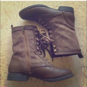 Final sale!!! Brown combat boots