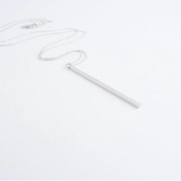 ๐ Long Silver Bar Necklace - Picture 3 of 3