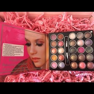 Eyeshadow wallet