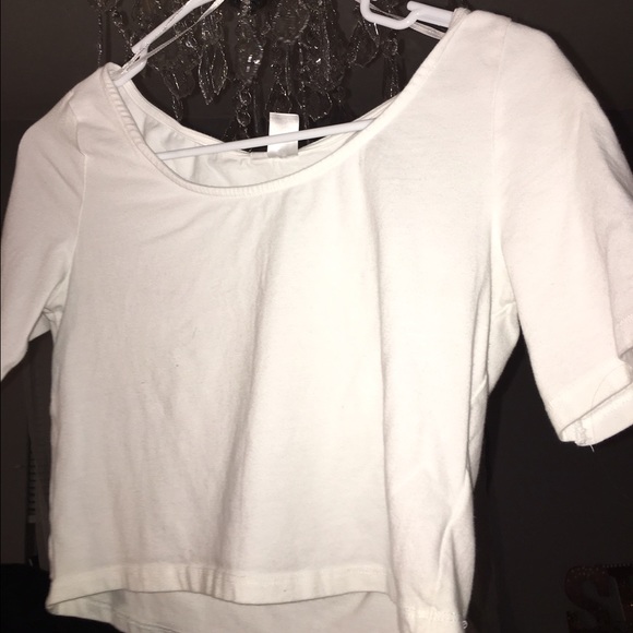 Set of 3 Crop Tops 🤗 - Picture 2 of 3