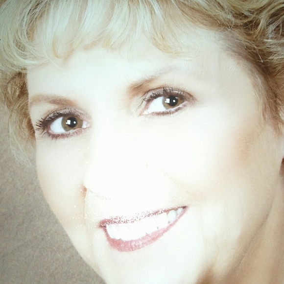 Meet your Posher, Deborah - Picture 1 of 1
