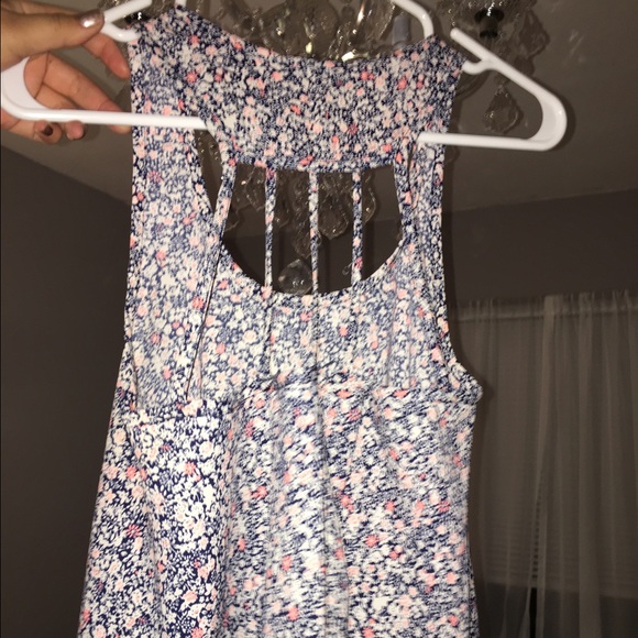 CUTE FLORAL CROP TOP 😍🌺💗 - Picture 2 of 2