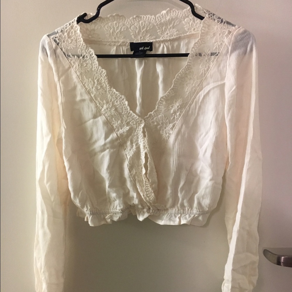 Crop long sleeve white lace
