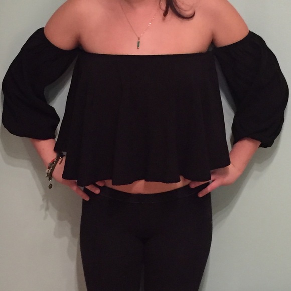 Black off the shoulder crop top - Picture 2 of 2
