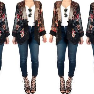 Vintage Tops - Vintage floral print kimono Vintage Tops - Vintage floral print kimono