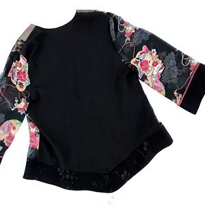 Vintage Tops - Vintage floral print kimono Vintage Tops - Vintage floral print kimono