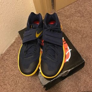 Nike Kyrie 2s