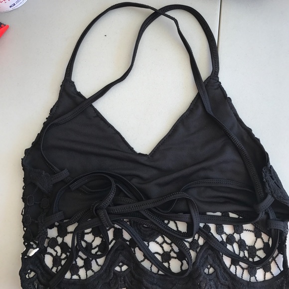 Crop Top Deep V Neck Halter Crochet Lace Top - Picture 4 of 5