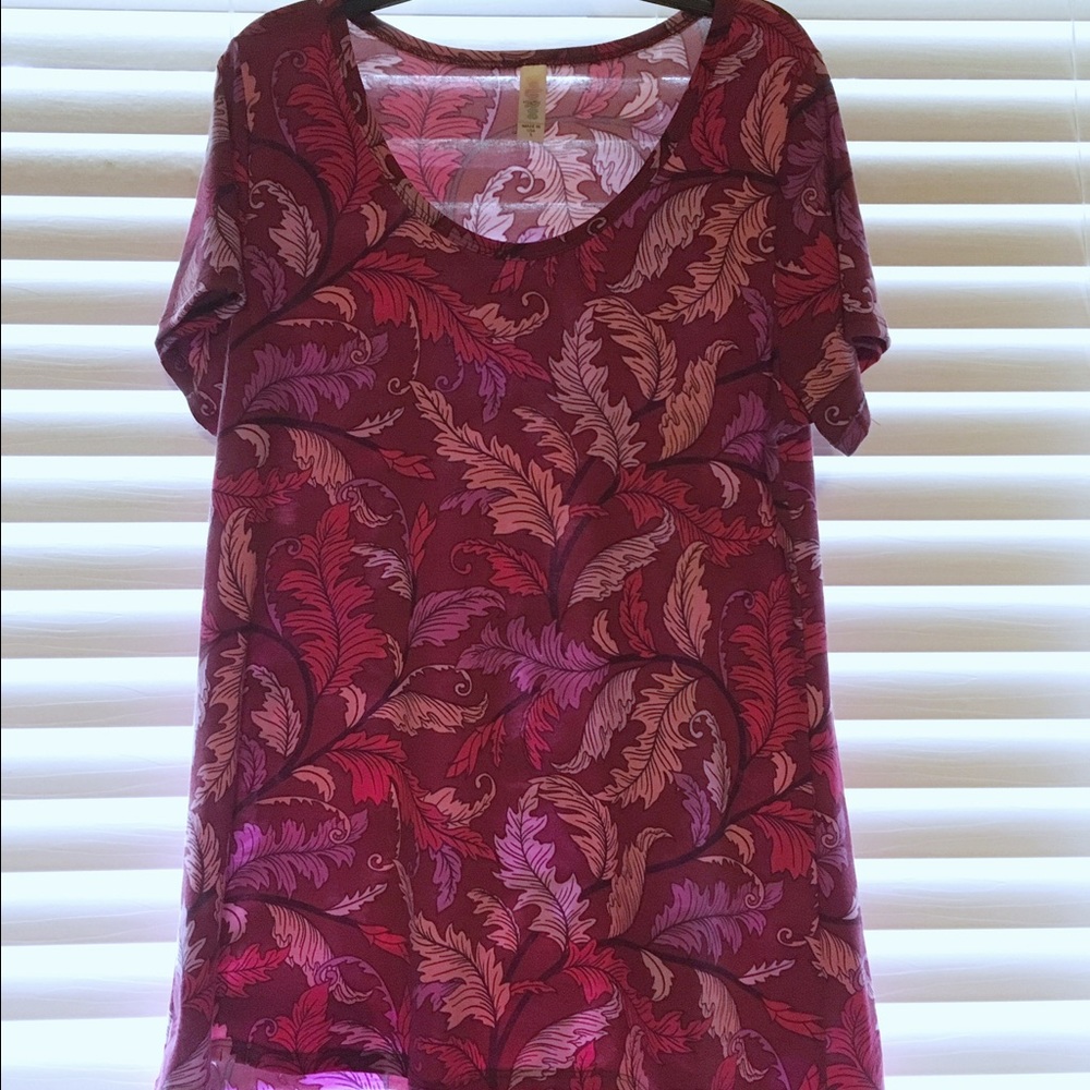 Floral patterned LuLaRoe classic tee