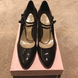 Bandolino brown patent leather heels