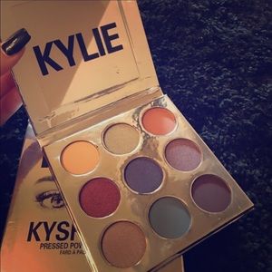 Kylie Cosmetics Holiday Edition KYSHADOW