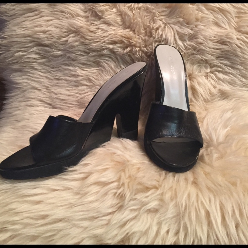 Nine West black slip on