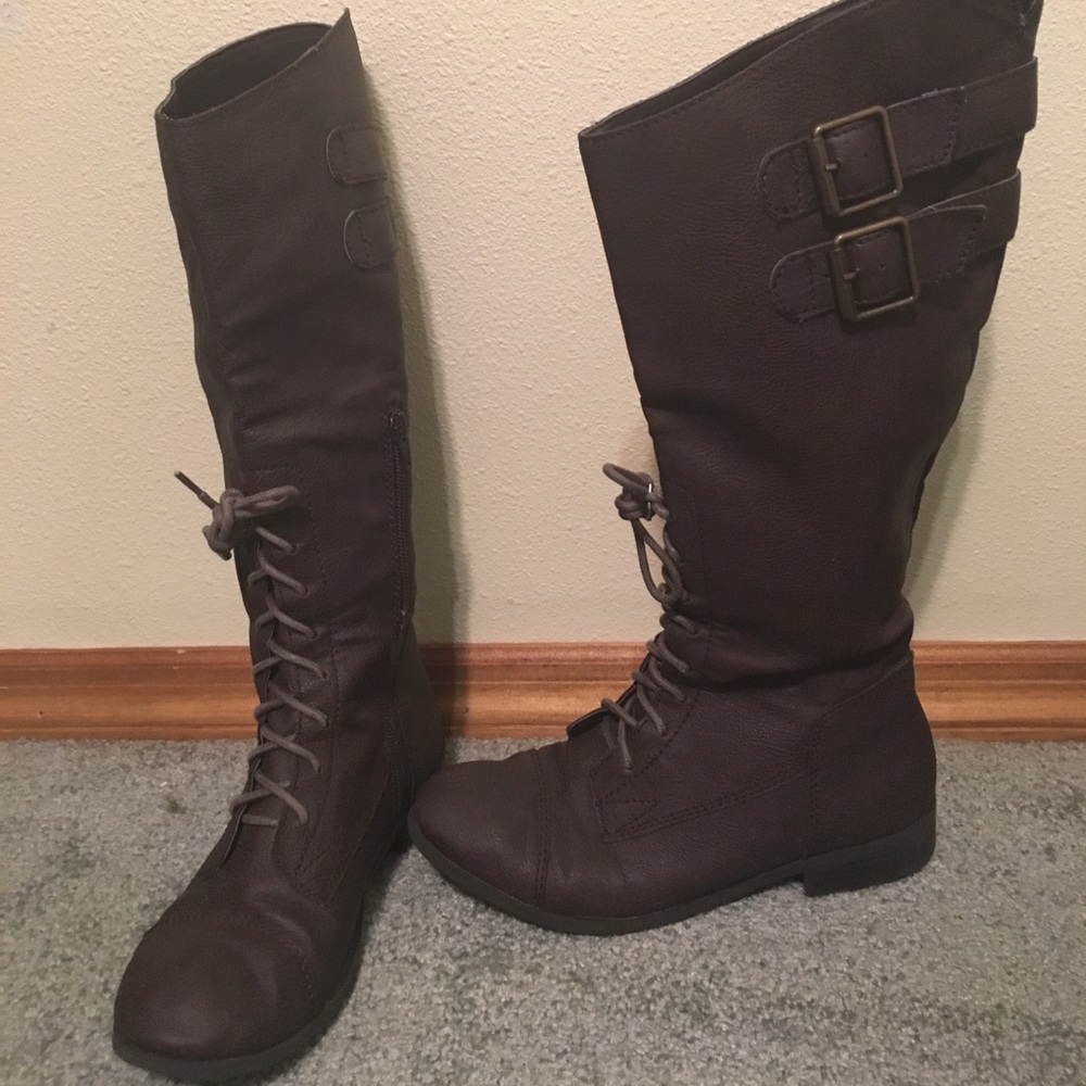 Combat boots