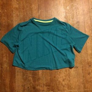 🎉Final Sale🎉 Nike dri-fit crop top, size small