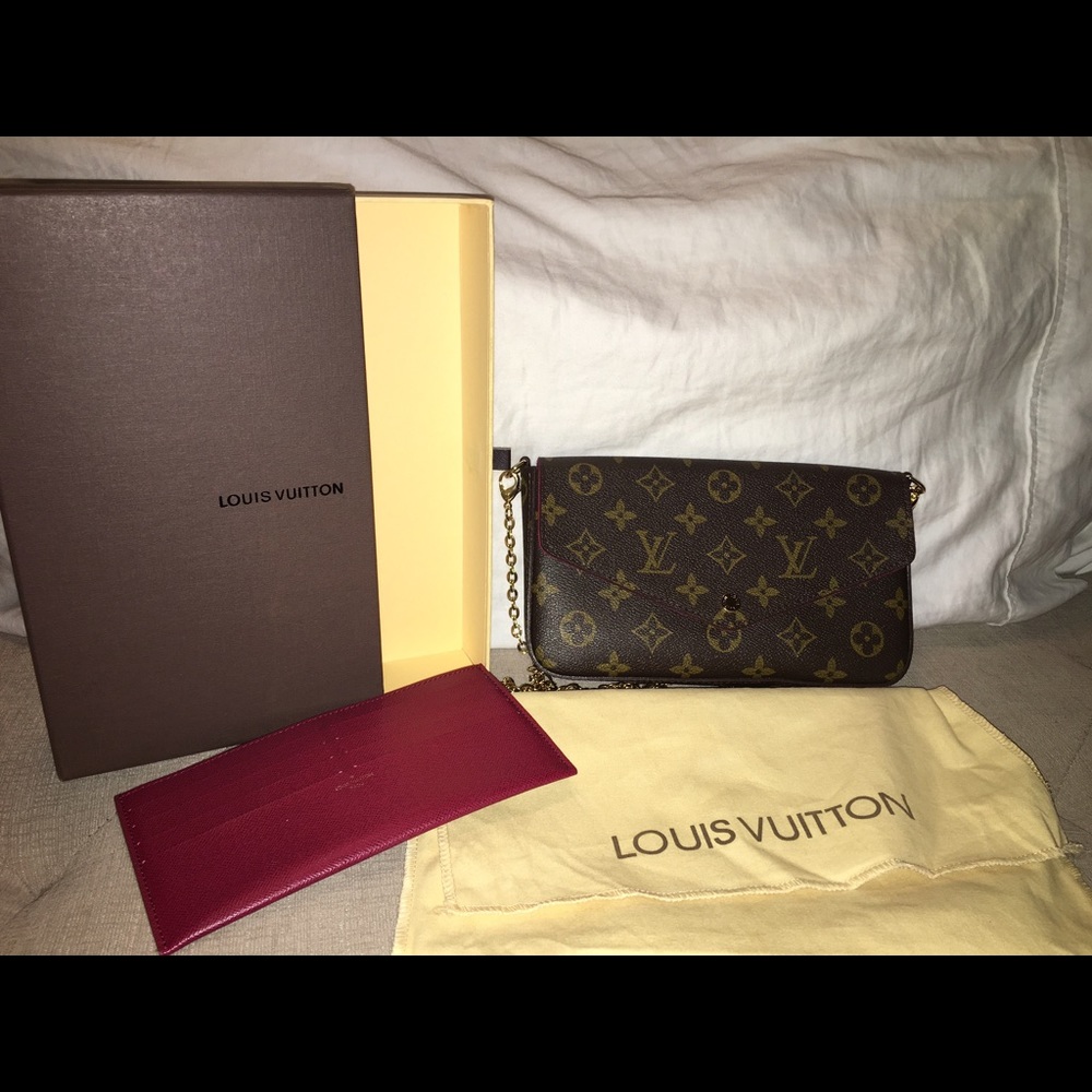LV Pochette