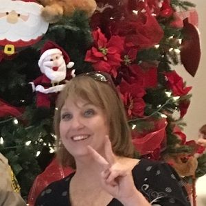 Meet your Posher, Laurie