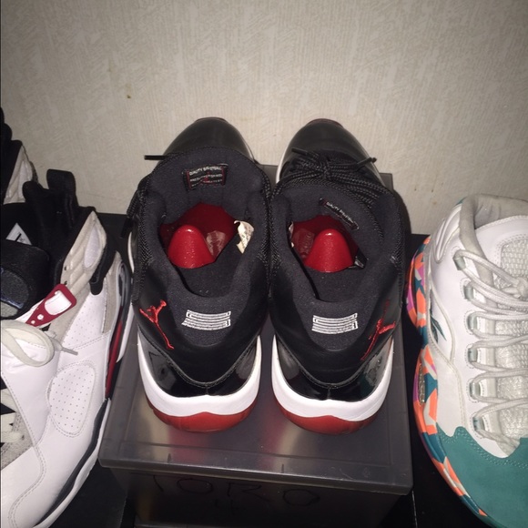 Jordan 11 Bred - Picture 3 of 3