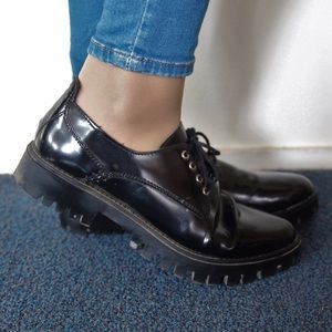 ❗️SOLD❗️Black faux leather loafers