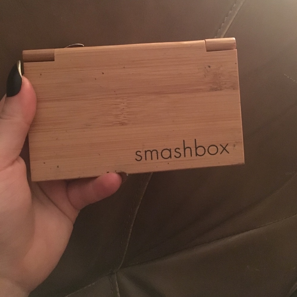 Smash box pallet