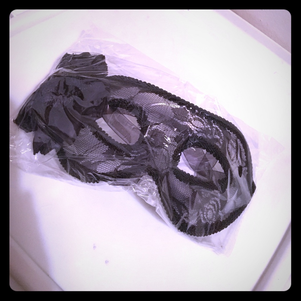 Party Mask - Picture 3 of 3