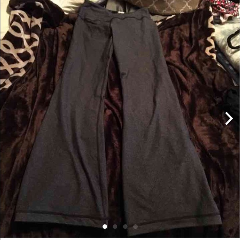 Lululemon pants size 4