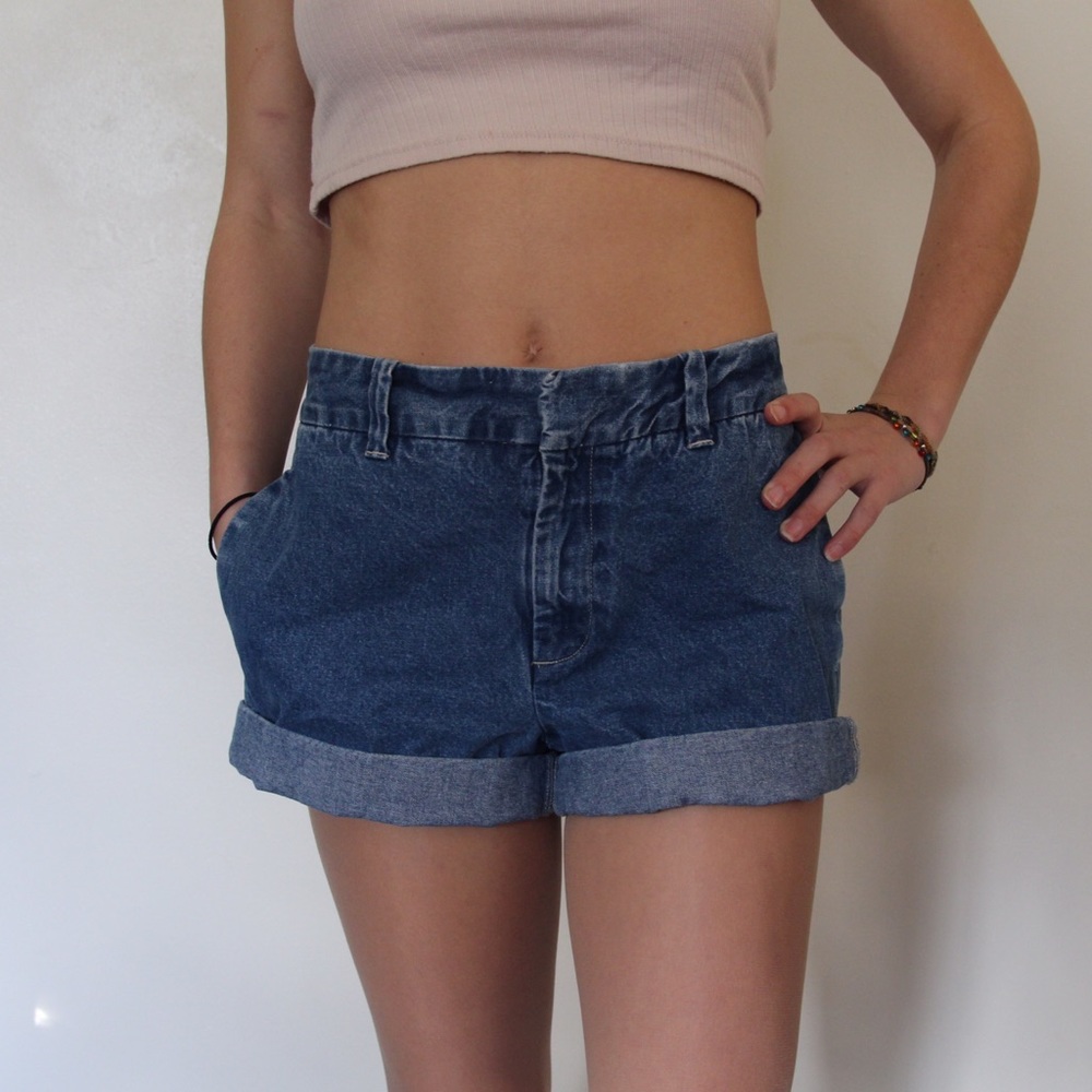 Medium wash mid-rise Gap shorts