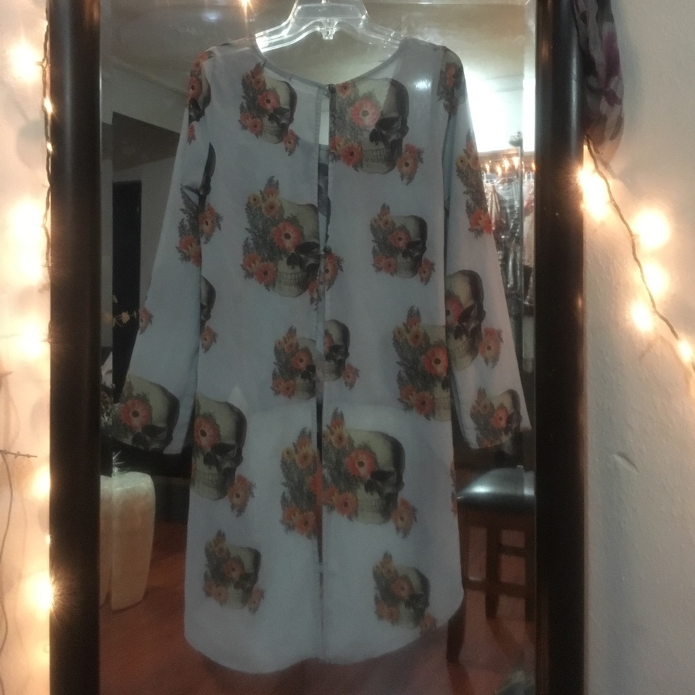 Skull Chiffon Tunic!!โ ๏ธ๐ฅ๐ฅ - Picture 2 of 3