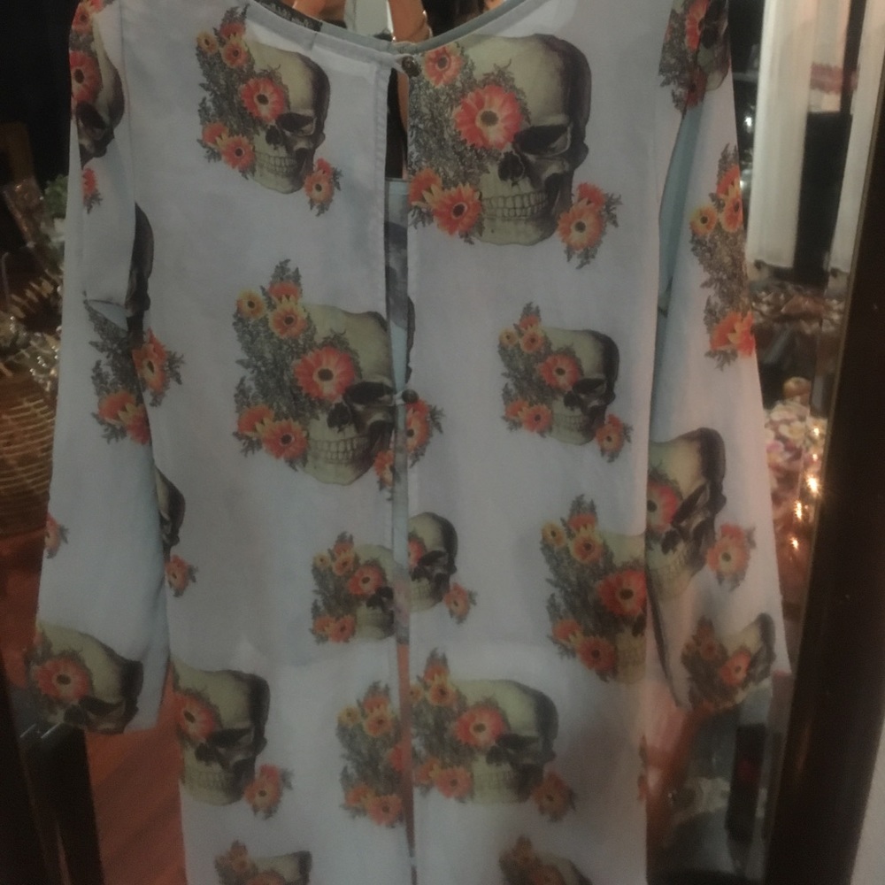 Skull Chiffon Tunic!!โ ๏ธ๐ฅ๐ฅ - Picture 3 of 3