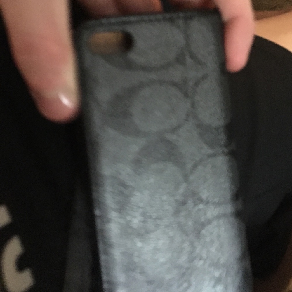 Coach case I phone 5 se - Picture 4 of 4