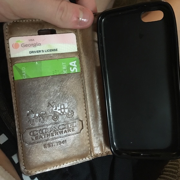 Coach case I phone 5 se - Picture 3 of 4