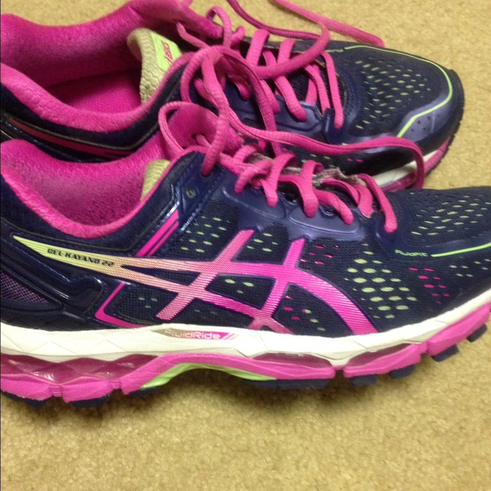 Asics gel kayano 22! Great used running shoe