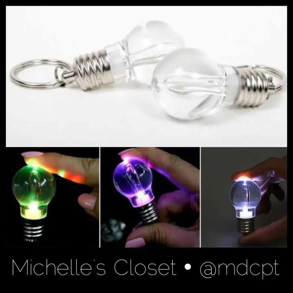 Lightbulb keychain - Picture 2 of 4