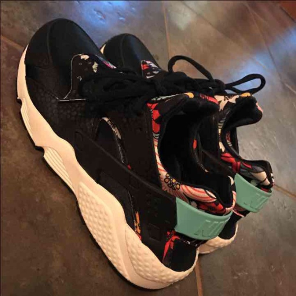 ISO List Nike 8.5 women's shoes