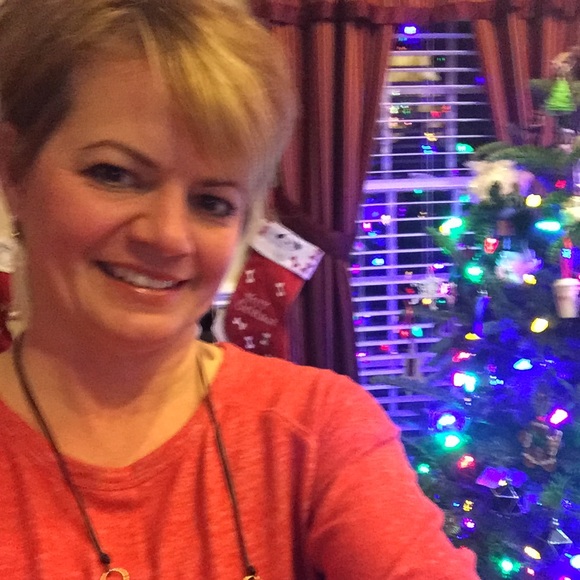 Meet your Posher, Jolene - Picture 1 of 1