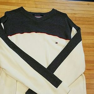 Tommy Hilfiger sweater
