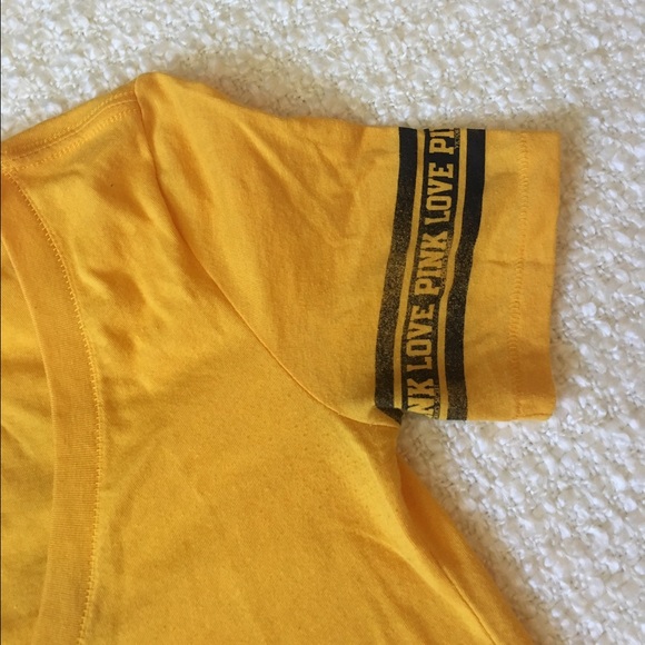 SOLD! 🏈STEELER TEE 💋 - Picture 4 of 4