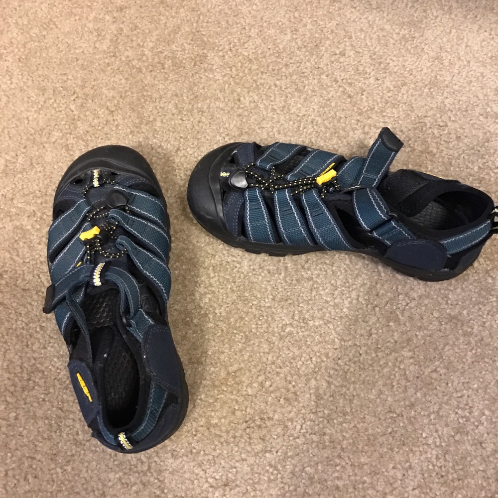 Keens, kid size 6