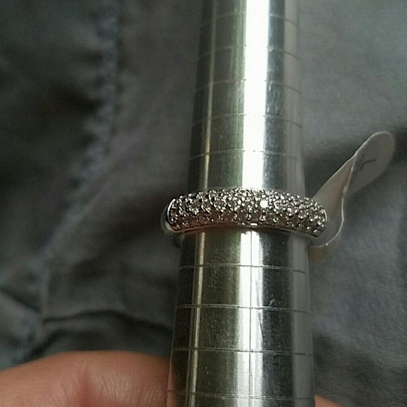 Band with three rows of white sapphires! - Picture 2 of 4