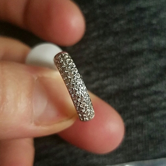 Band with three rows of white sapphires! - Picture 3 of 4