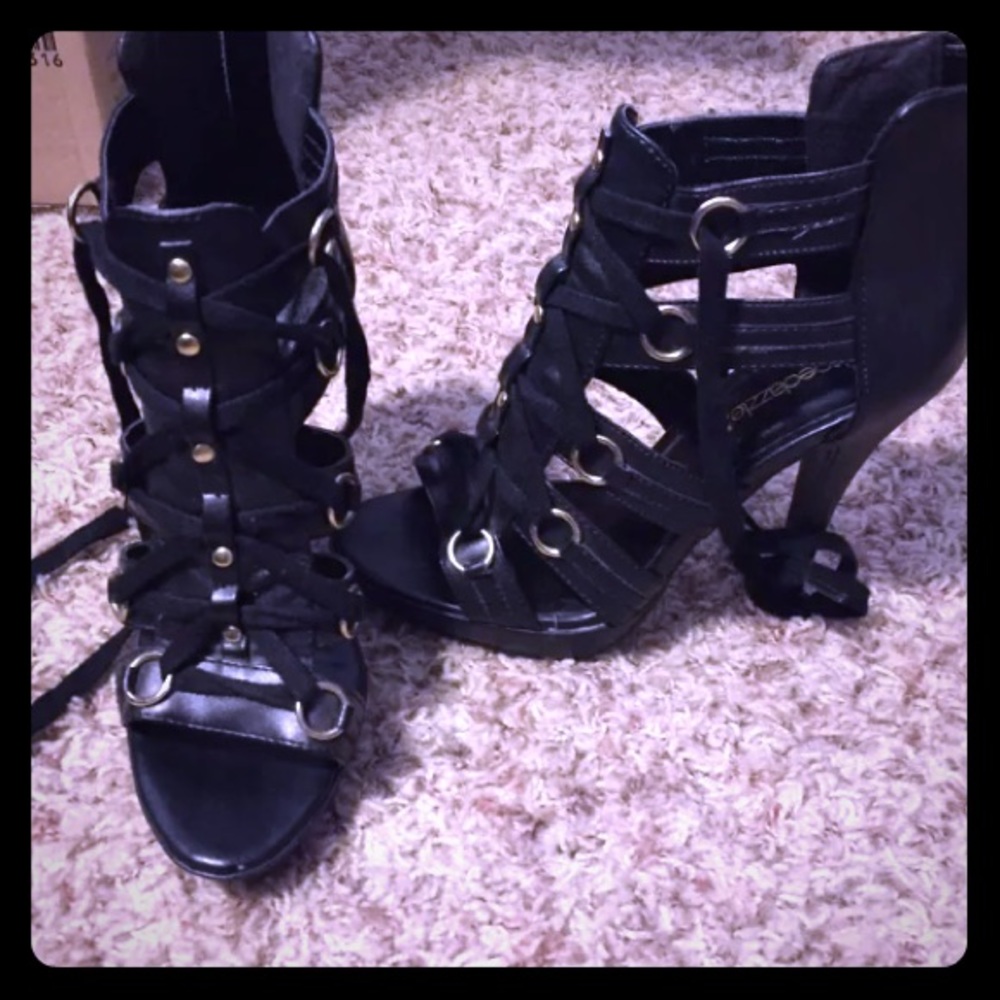 Shoe Dazzle Black And Gold With Laces Pump Heels