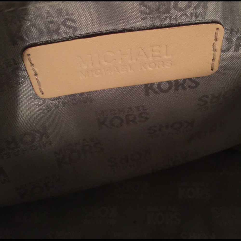 MK Handbag - Picture 2 of 3