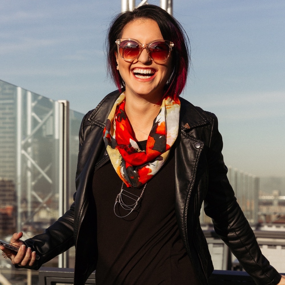 Meet your Posher, Danielle