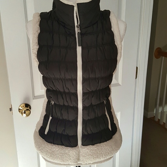 Calvin Klein Jackets & Blazers - Calvin Klein puffer vest