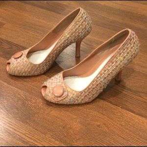 Chinese Laundry Pumps