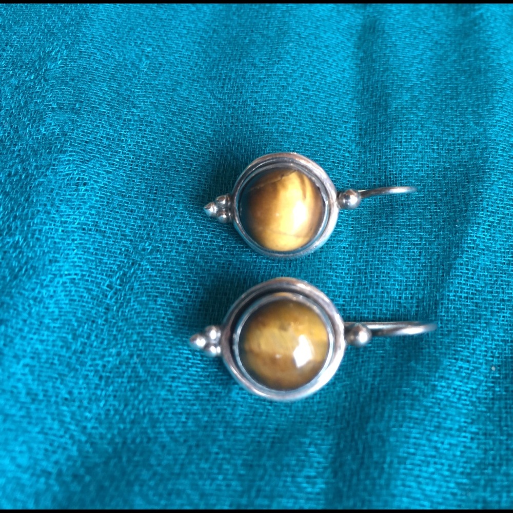 Cats eye silver earrings